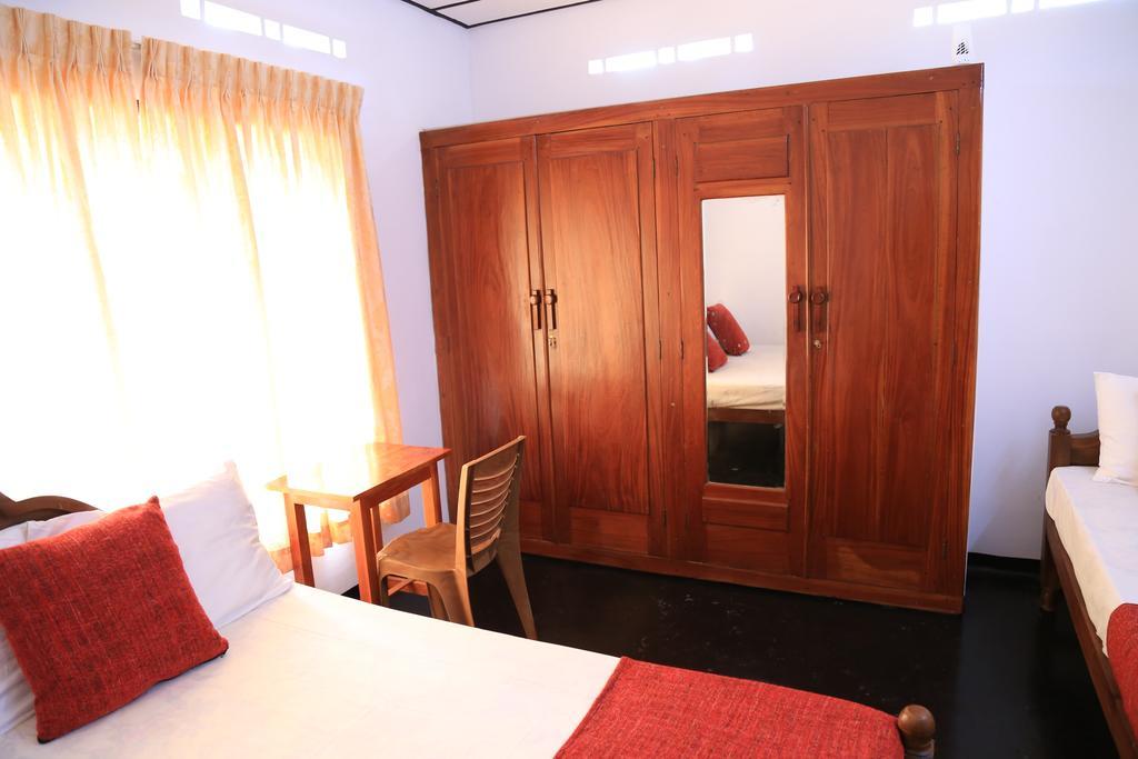 ג'פנה Yaarl Holiday Inn מראה חיצוני תמונה