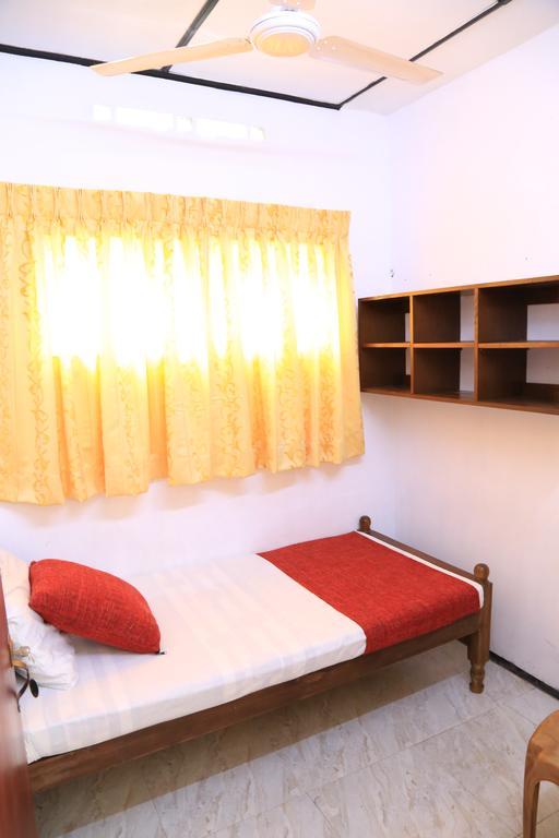 ג'פנה Yaarl Holiday Inn מראה חיצוני תמונה