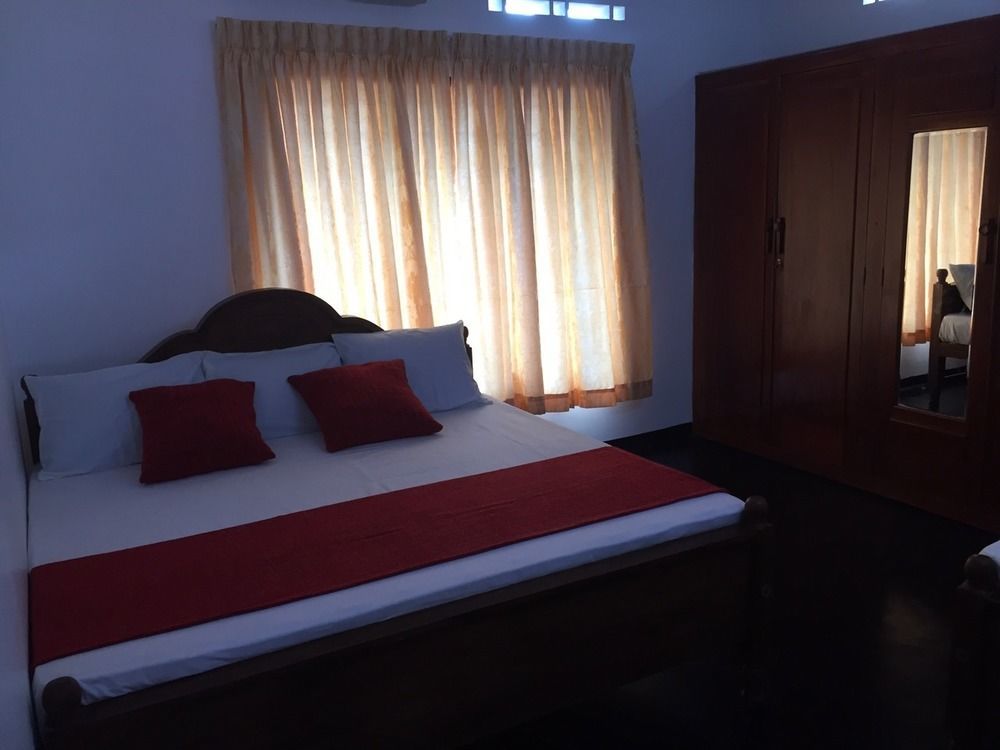 ג'פנה Yaarl Holiday Inn מראה חיצוני תמונה