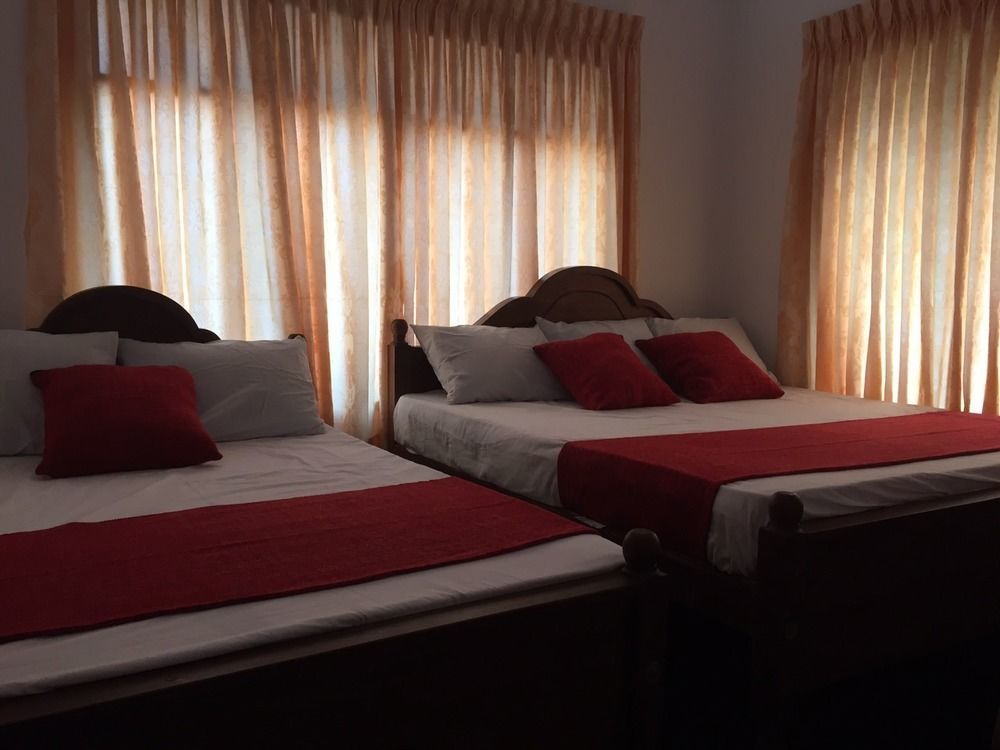 ג'פנה Yaarl Holiday Inn מראה חיצוני תמונה