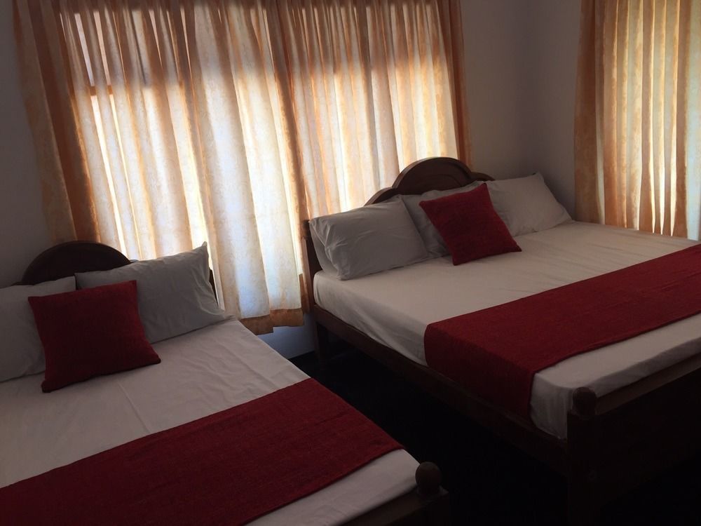 ג'פנה Yaarl Holiday Inn מראה חיצוני תמונה