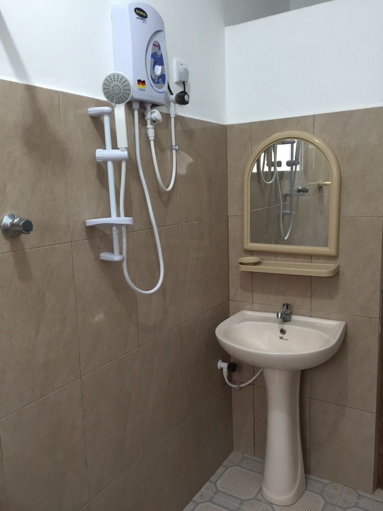 ג'פנה Yaarl Holiday Inn מראה חיצוני תמונה