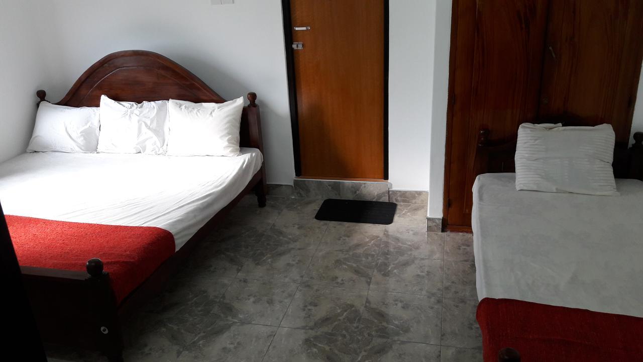 ג'פנה Yaarl Holiday Inn מראה חיצוני תמונה